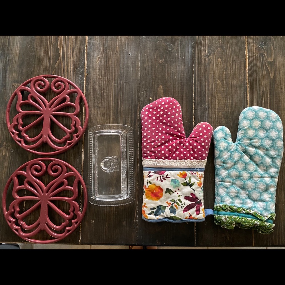 Random pioneer woman pieces